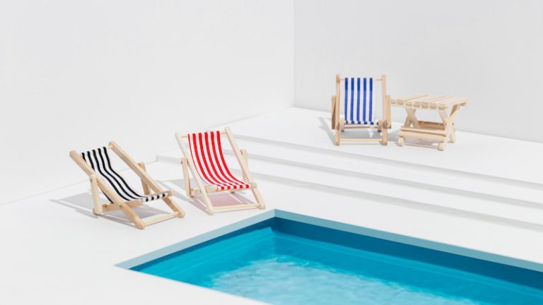 piscina pequeña con encanto